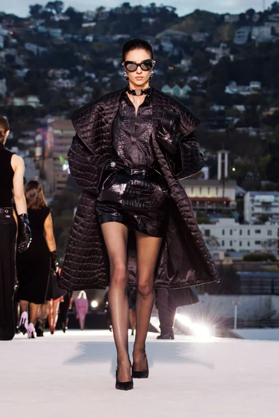 Look 37